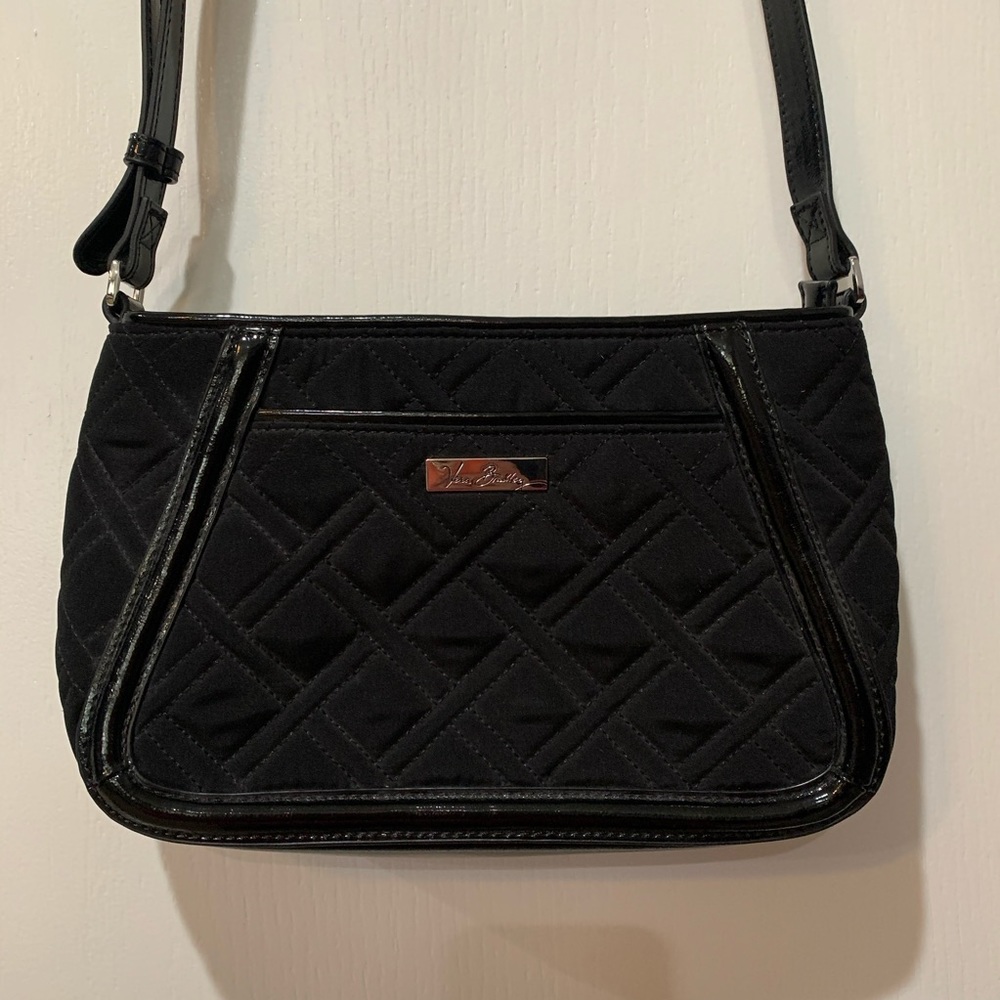 EUC Vera Bradley Black Trimmed Trapeze Crossbody